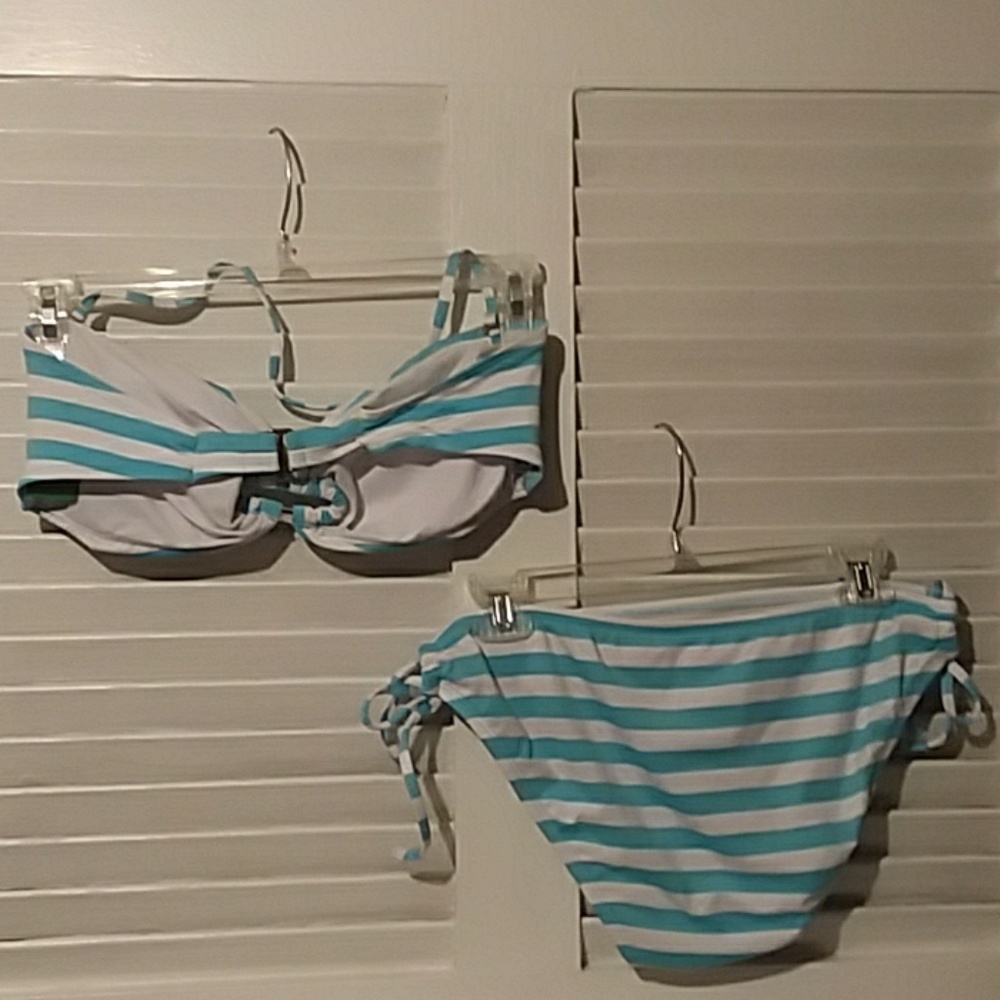 Mossimo Bikini - Picture 4 of 8